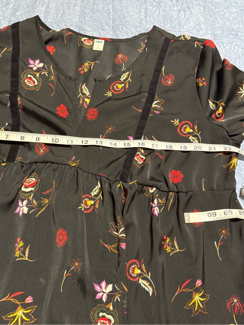 Old Navy Black Floral Long Sleeve V-Neck Peasant Top - Picture 5 of 8